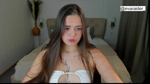 Eva online show from April 3, 1:29 pm