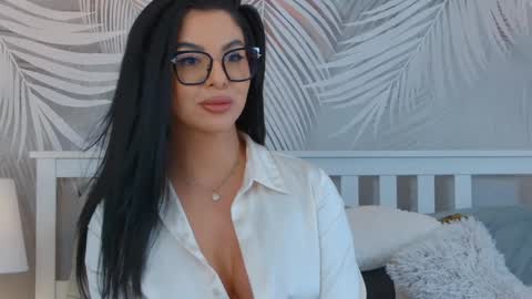 evareyss online show from January 6, 7:56 pm