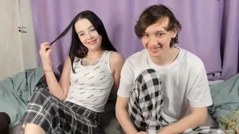 Eva and Robin online show from April 15, 3:59 pm