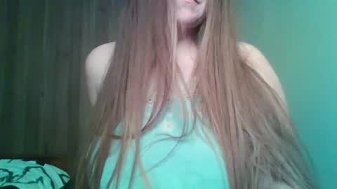 evasapples2026 online show from April 25, 9:56 pm