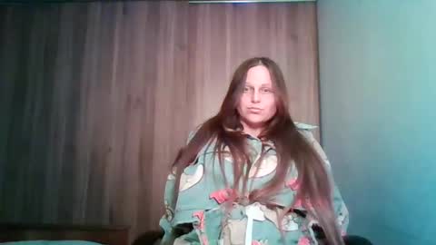 evasapples2026 online show from June 6, 7:42 pm