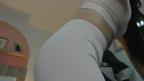 BELLA online show from November 8, 12:30 pm