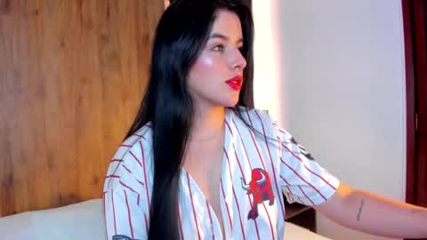 E V E L I N online show from September 20, 3:53 am