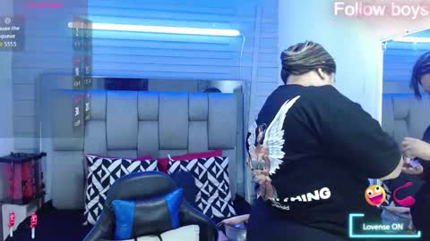 Snapshot of evelin_zaens chatting on October 13, 5:20 am evelin zaens online show from October 13, 5:20 am