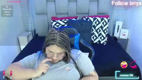 Snapshot of evelin_zaens chatting on October 4, 6:00 am evelin zaens online show from October 4, 6:00 am
