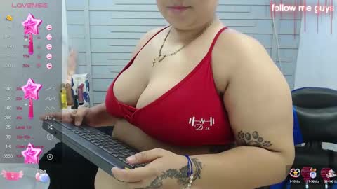 Snapshot of evelin_zaens chatting on February 28, 8:20 am evelin zaens online show from February 28, 8:20 am