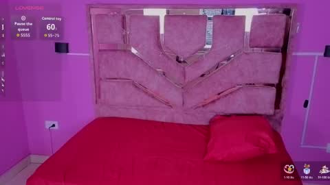 evelyn_lovv online show from April 16, 3:06 am