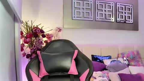 EvelynaGrey online show from February 19, 9:19 am