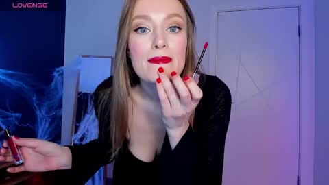 Evelyn online show from October 27, 2:33 am