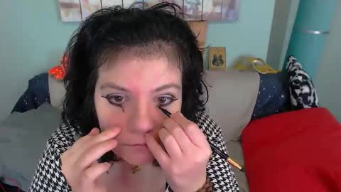 Everly online show from November 1, 4:33 am