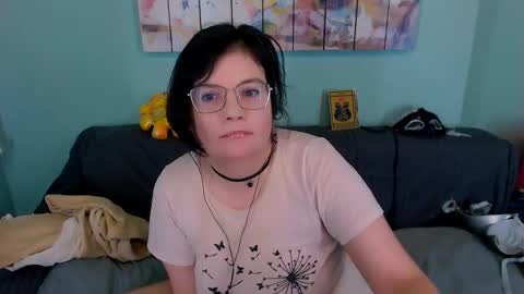 Everly online show from March 10, 8:35 pm