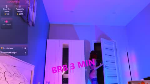 Snapshot of evestone_ chatting on December 22, 6:39 am      Help me us to make 55 thumbs up  online show from December 22, 6:39 am