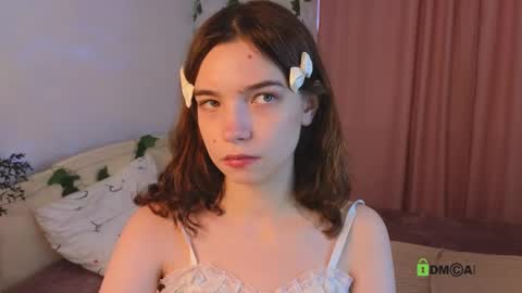 Snapshot of evi_brook chatting on September 15, 1:34 pm evi_brook online show from September 15, 1:34 pm