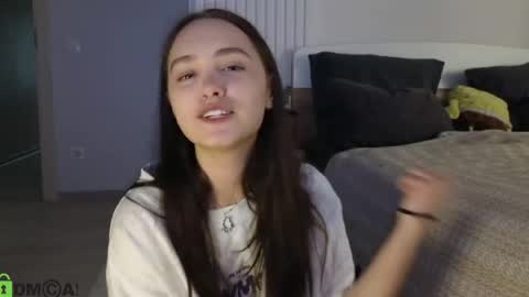 evi_woow online show from April 5, 10:18 pm