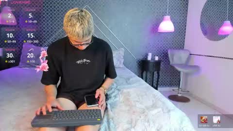 Evie  Denm online show from May 17, 9:46 pm