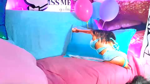 evie_hilll online show from February 6, 4:16 am