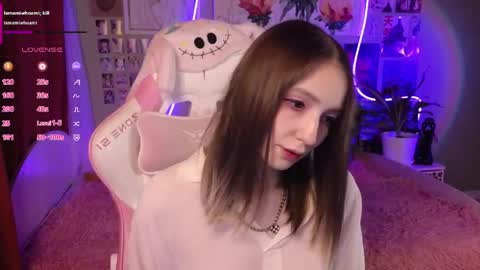 Evie online show from May 10, 11:00 pm