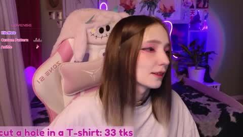 Evie online show from April 12, 10:36 pm