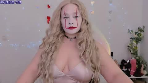evilla_brill online show from June 7, 9:36 am