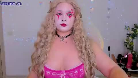 evilla_brill online show from June 17, 11:26 am