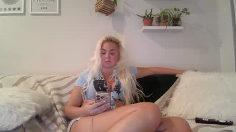 Badblondebunny online show from April 2, 11:55 pm