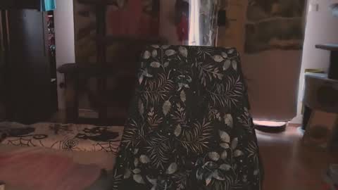 Catwoman online show from May 12, 2:48 pm