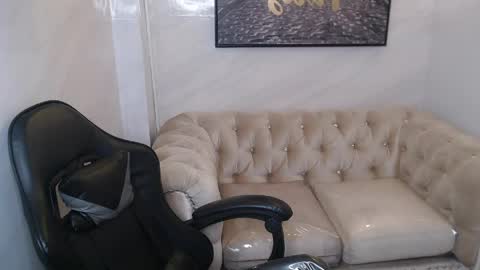 Hi Stream 1000pm to 600am online show from May 12, 9:02 pm