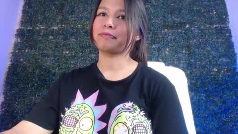 Im Evy online show from April 24, 5:37 pm