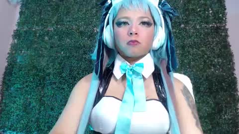 Im Evy online show from February 7, 7:17 pm