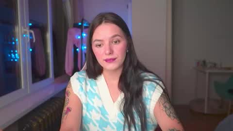 ewelynscott online show from November 3, 7:15 pm