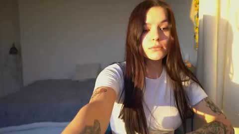 ewelynscott online show from November 21, 1:31 pm