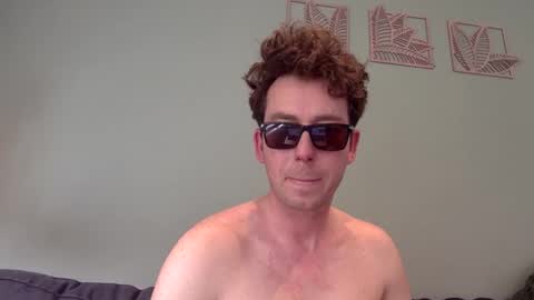 Excuteboy online show from March 6, 1:54 pm