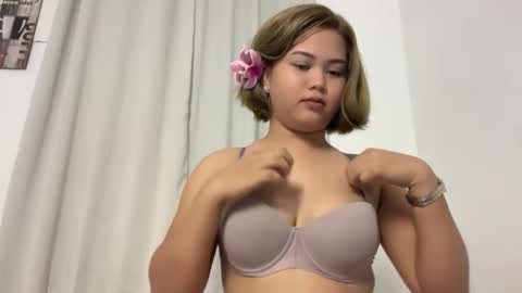 Snapshot of expensivechubby chatting on October 30, 5:41 am bobsy online show from October 30, 5:41 am