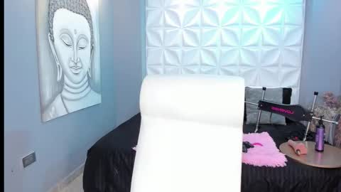 Nina online show from March 5, 2:15 pm