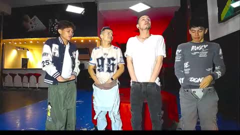 extrangers online show from November 7, 1:57 pm