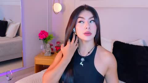 eymicooper online show from March 4, 7:22 pm