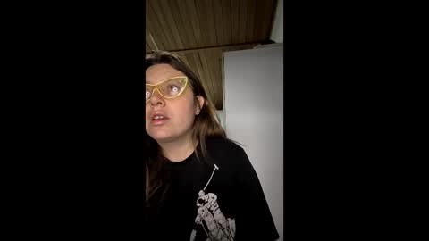 Aimee online show from May 21, 9:21 pm