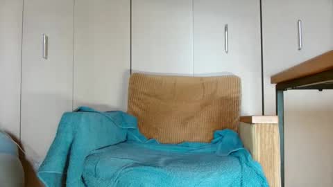 facialslut4u online show from March 30, 3:50 am