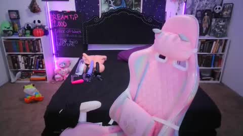 faeofmyth online show from December 5, 1:38 am