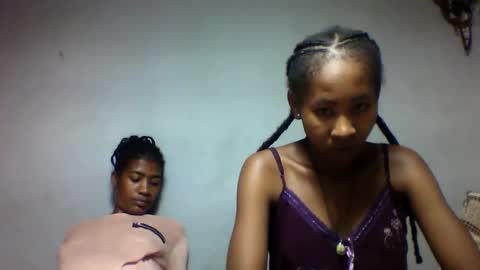 faiqua95 online show from April 15, 7:58 pm