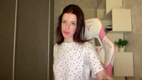 Bloom  online show from February 1, 6:27 pm