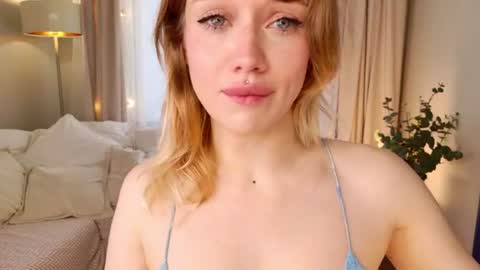 fancyamelia online show from July 4, 6:17 am