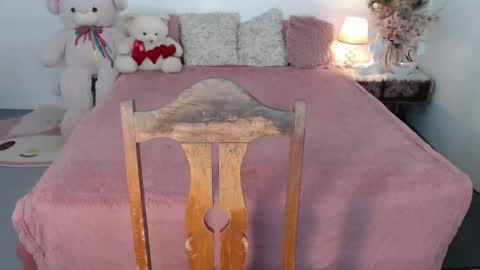 Layla online show from March 12, 1:08 pm