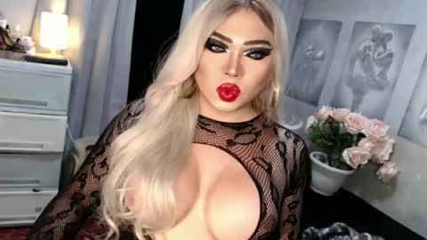 vana online show from July 5, 6:04 pm