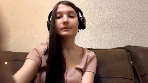 Aurora 18yo online show from December 18, 9:26 am