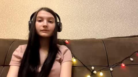 Aurora 18yo online show from December 19, 9:27 am