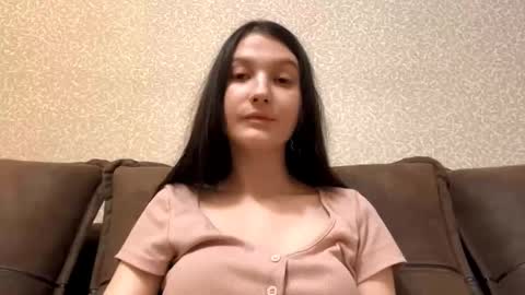 Aurora 18yo online show from March 4, 11:40 am