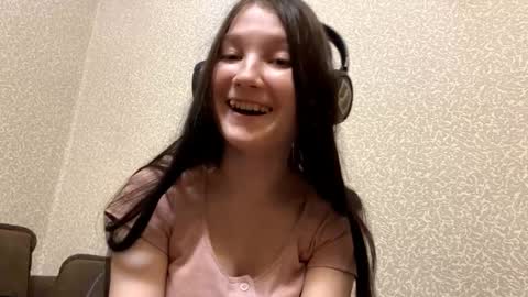 Aurora 18yo online show from November 8, 8:39 am