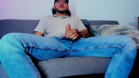 favid95 online show from December 3, 5:35 pm