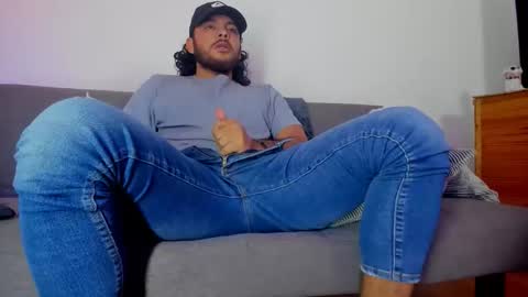 favid95 online show from December 1, 5:22 pm